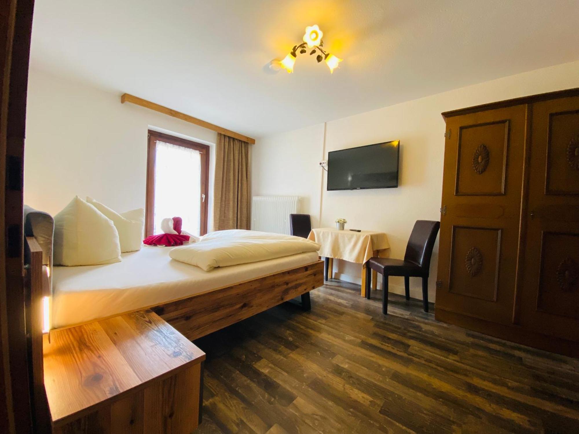 Pension Jagerhof - Sommercard Inkl - 5 Min Zum Hochzeiger 제르젠스 외부 사진