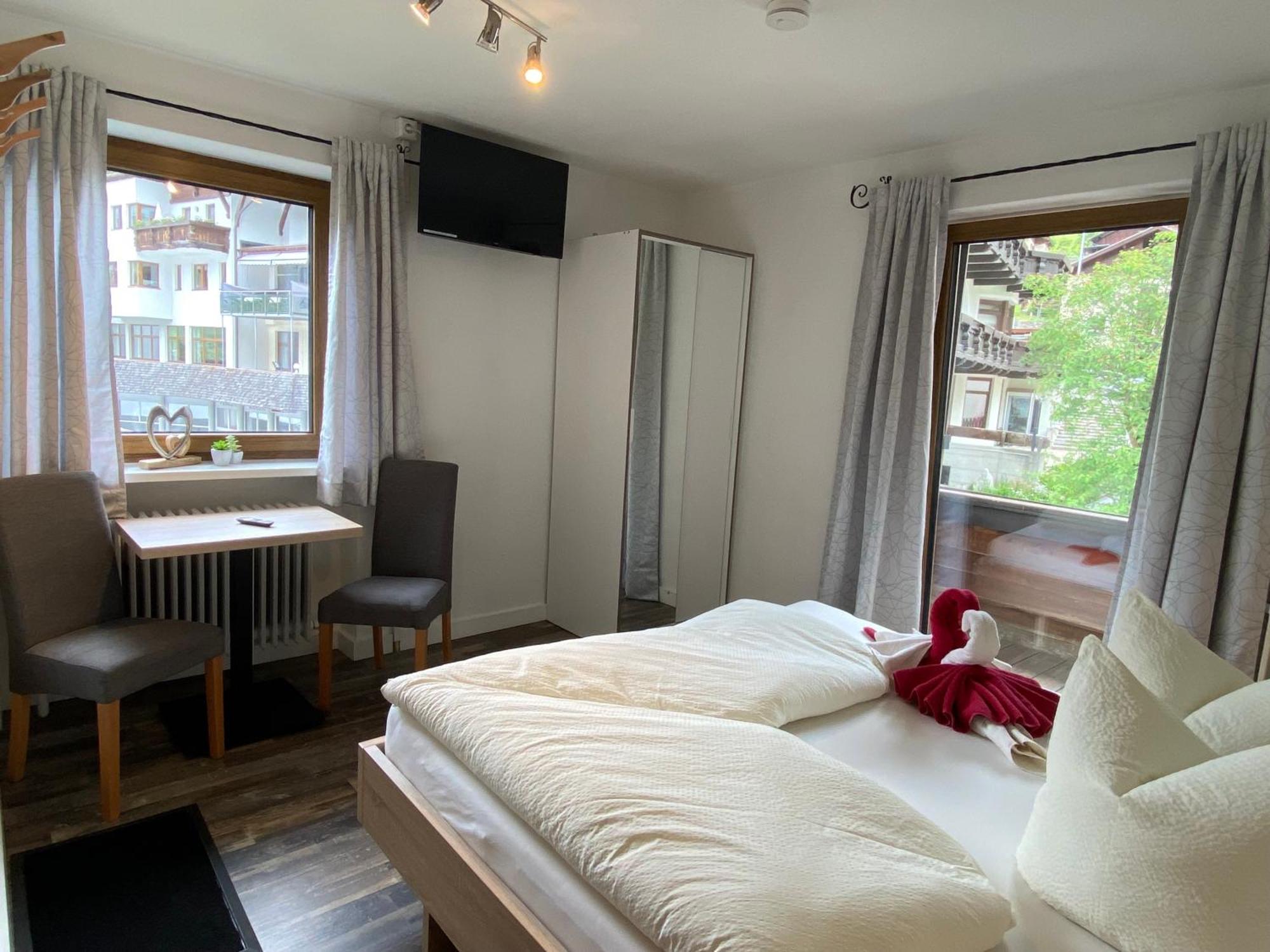 Pension Jagerhof - Sommercard Inkl - 5 Min Zum Hochzeiger 제르젠스 외부 사진
