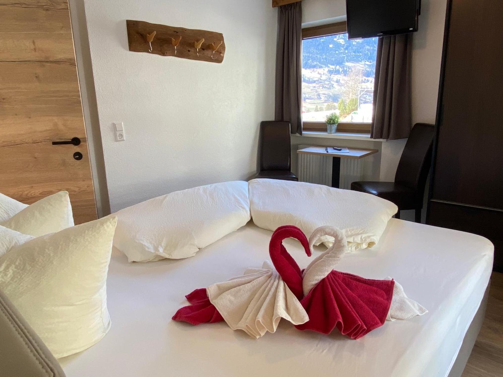 Pension Jagerhof - Sommercard Inkl - 5 Min Zum Hochzeiger 제르젠스 외부 사진